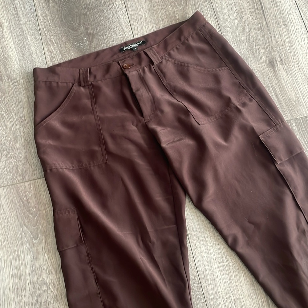 Betsey Johnson low waisted brown cargo pants